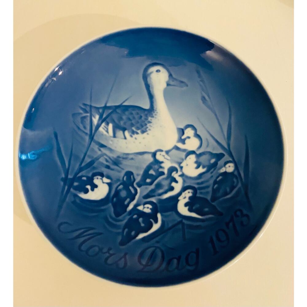Vintage Bing & Grondahl 1973 Duckling Mothers Day Plate 6" Copenhagen Porcelain